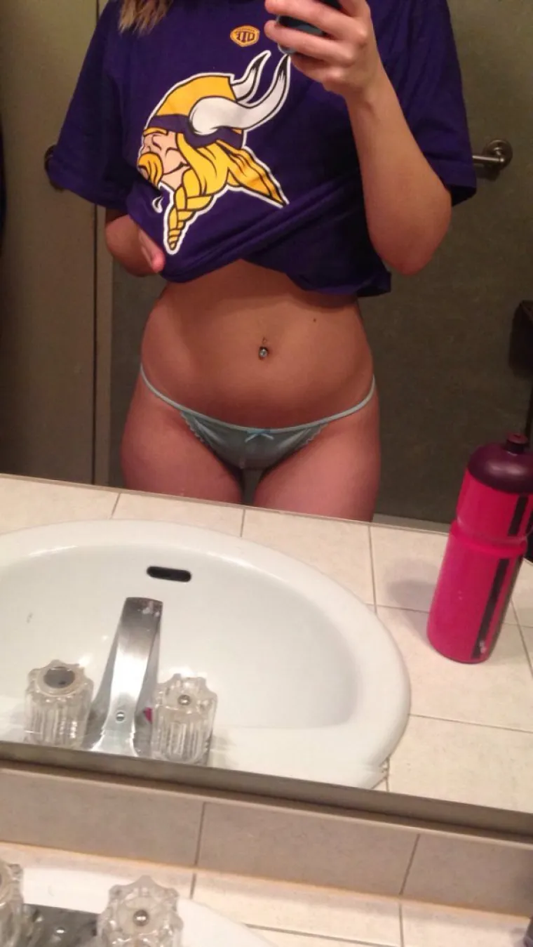 VJERNE NAVIJAČICE: Skidaju sve, ali se ne odvajaju od svojih sportskih rekvizita