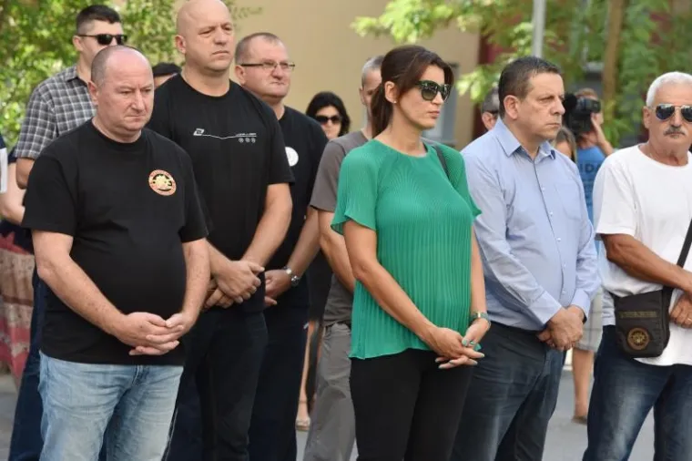 Knin: Povodom Dana pobjede položeni su vijenci na raznim lokacijama u gradu