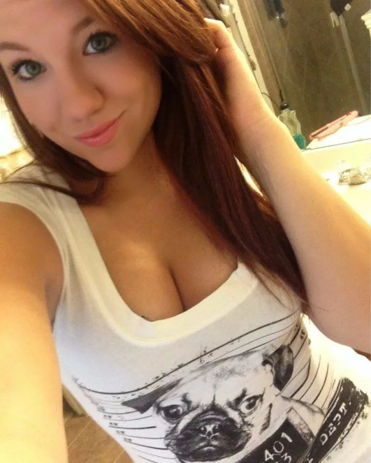 A &Scaron;TO RADE VA&Scaron;E KOLEGICE? Vruće im je i dosadno pa jedino &scaron;to im preostaje je da se slikaju gole