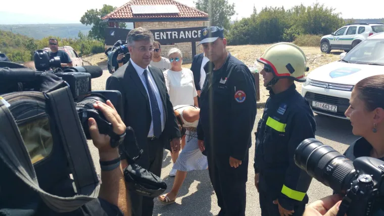 Plenković posjetio vatrogasce