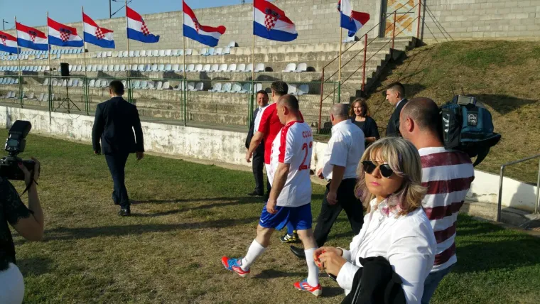 Revijalna utakmica ministara i branitelja: Plenković u dresu