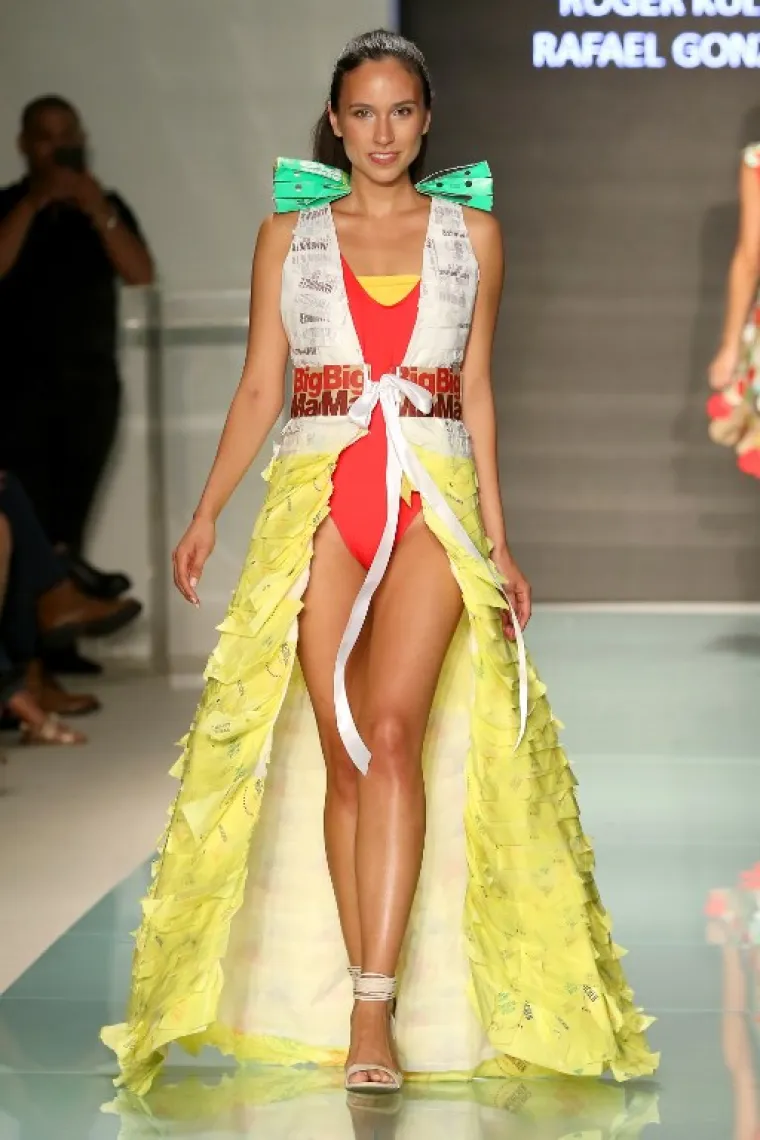 Izazov koji je stavljen pred studente Internacionalnog Sveučili&scaron;ta za modu i umjetnost u Miamiju bio je od svega ranije navedenog dizajnirati zanimljivu kreaciju.