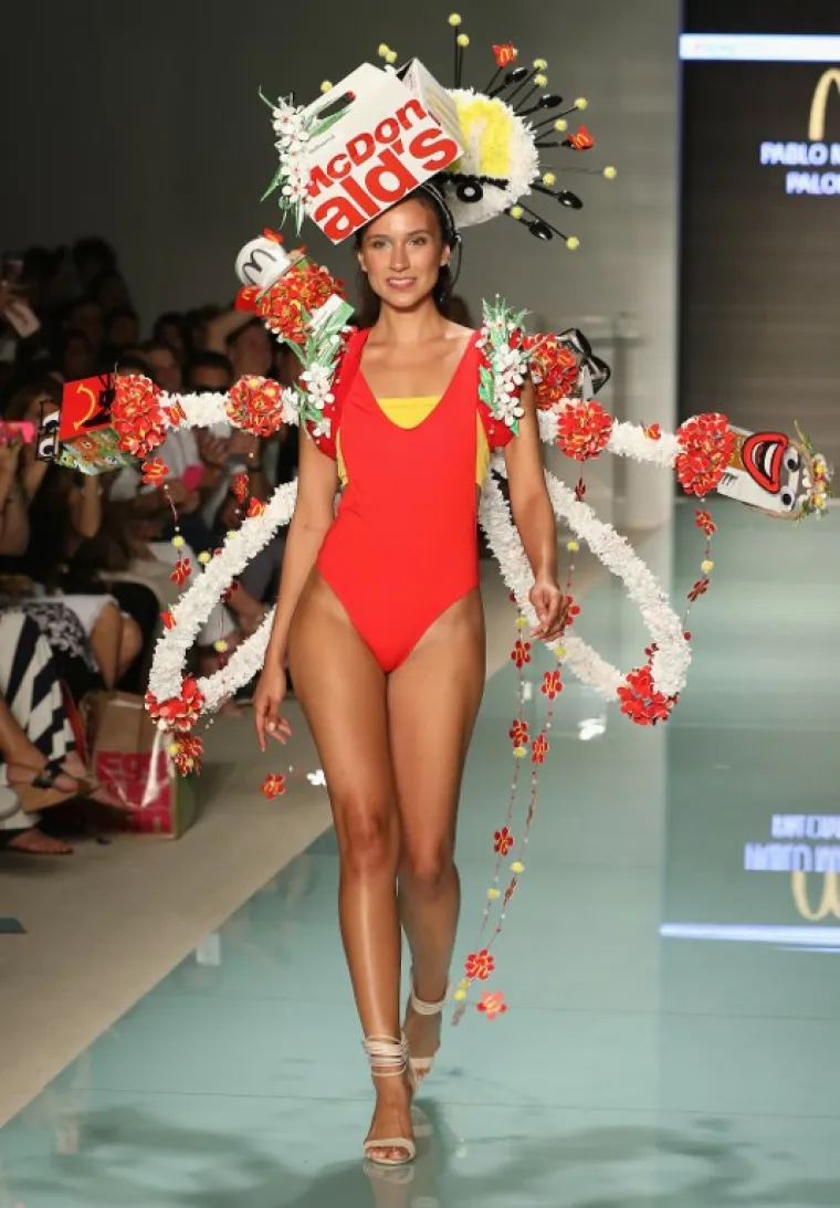 Nagradu je dobio za ovu kreaciju.