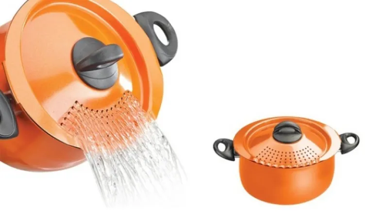 Lonac sa &scaron;upljim poklopcem treba imati svaka kuhinja. Ovako vi&scaron;e nikad nećete morati prljati i cjedilo.