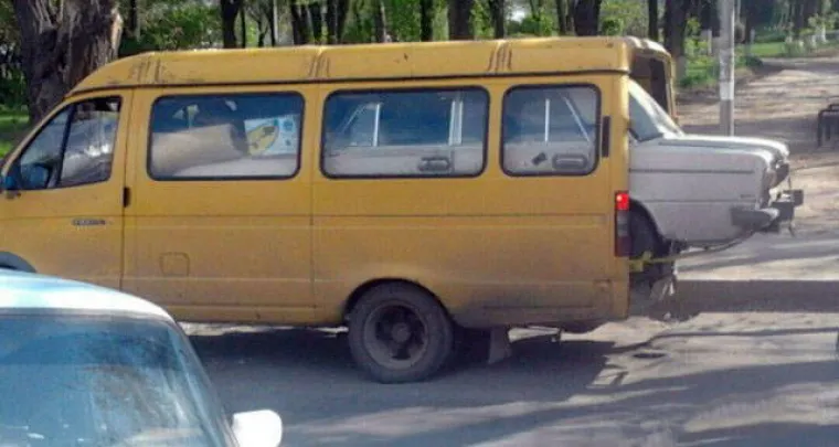 RUSIMA NE TREBA UDARITI VRUĆINA U GLAVU DA POLUDE: Njima je svakodnevica dovoljno bizarna i bez posebnih intervencija