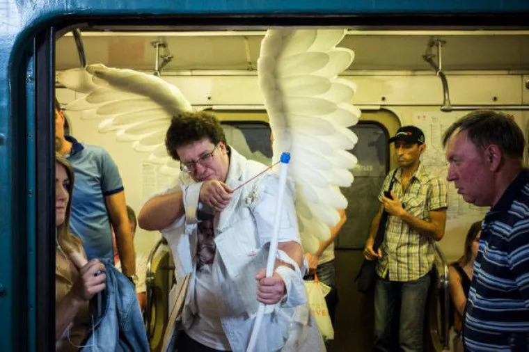 RUSIMA NE TREBA UDARITI VRUĆINA U GLAVU DA POLUDE: Njima je svakodnevica dovoljno bizarna i bez posebnih intervencija