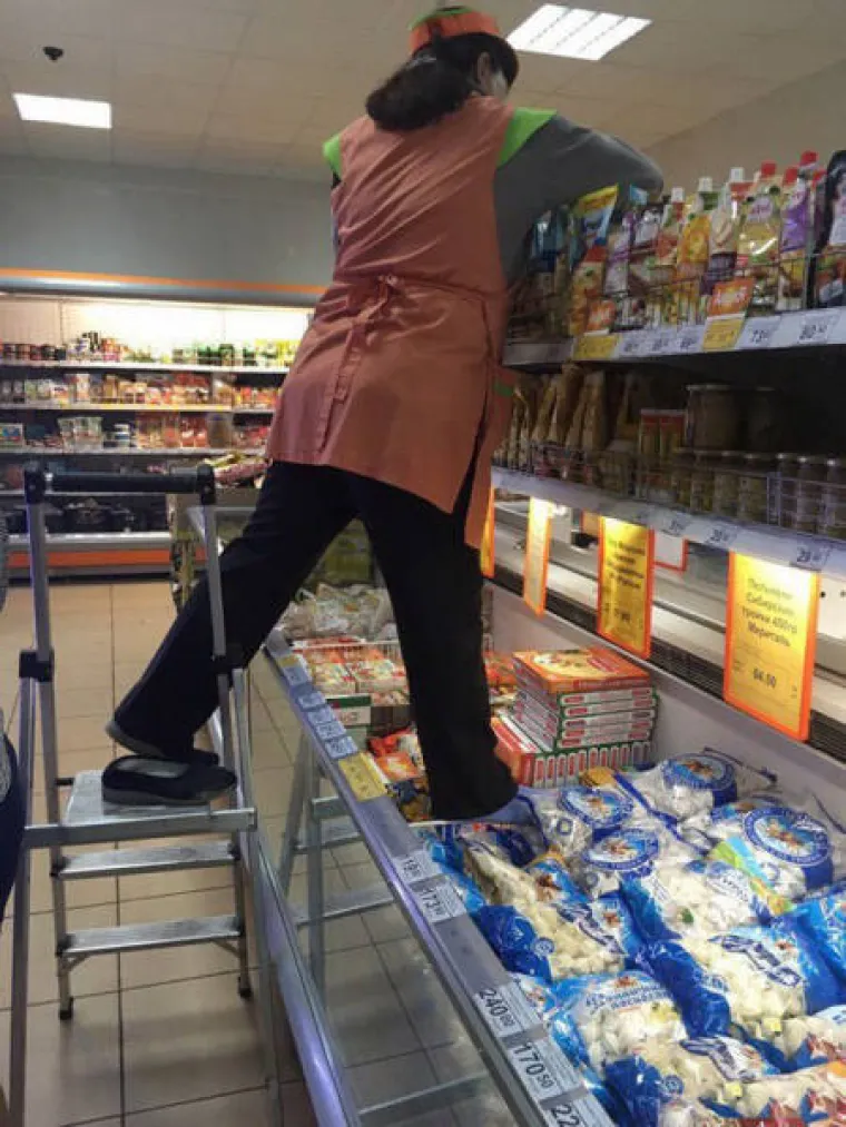 RUSIMA NE TREBA UDARITI VRUĆINA U GLAVU DA POLUDE: Njima je svakodnevica dovoljno bizarna i bez posebnih intervencija