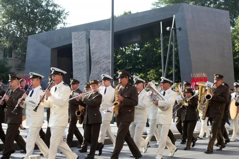 DONOSIMO OPSEŽNU FOTOGALERIJU: Pogledajte tko je sve stigao u Knin na svečano obilježavanje 22. obljetnice operacije Oluja