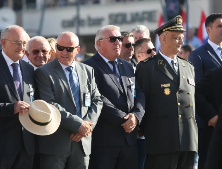 DONOSIMO OPSEŽNU FOTOGALERIJU: Pogledajte tko je sve stigao u Knin na svečano obilježavanje 22. obljetnice operacije Oluja