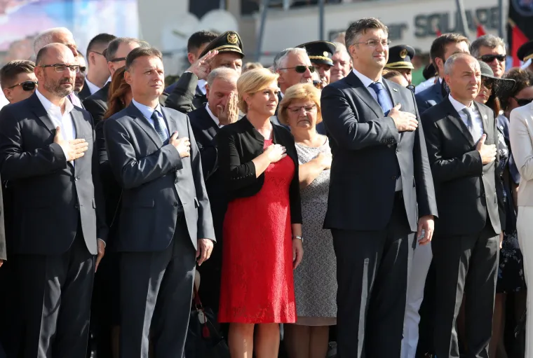 Knin: Državni vrh položio vijence i upalio svijeće povodom obilježavanja 22. obljetnice Oluje