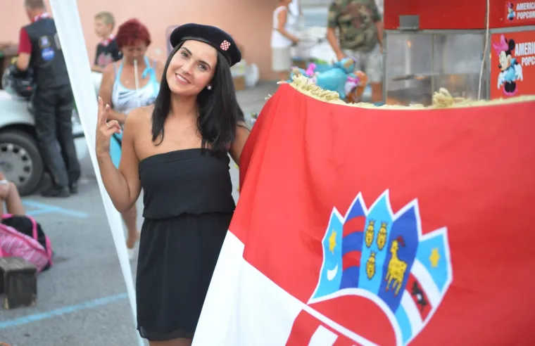 Zagrijavanje za koncert Thompsona u Slunju