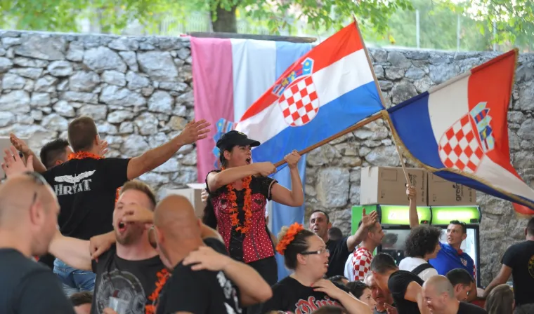 Zagrijavanje za koncert Thompsona u Slunju