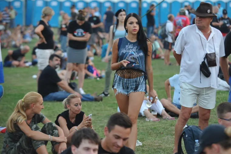 Zagrijavanje za koncert Thompsona u Slunju