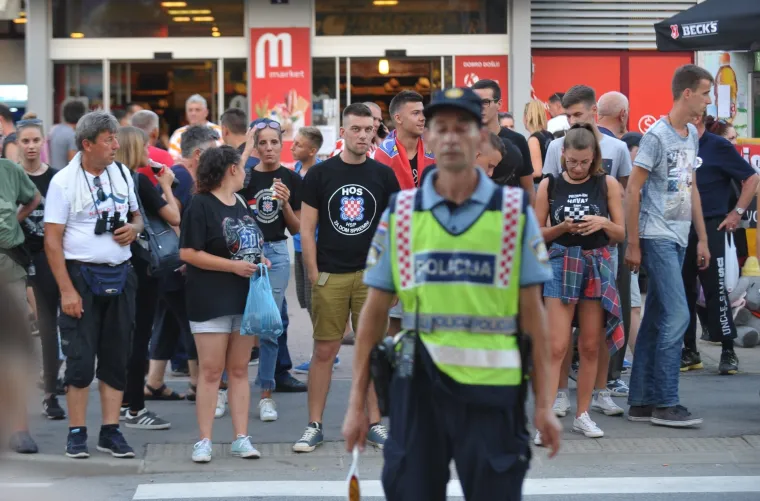 Zagrijavanje za koncert Thompsona u Slunju