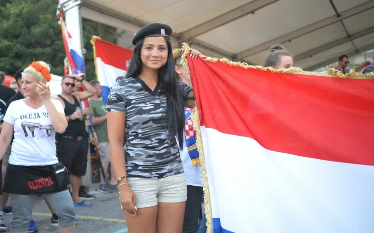 Zagrijavanje za koncert Thompsona u Slunju