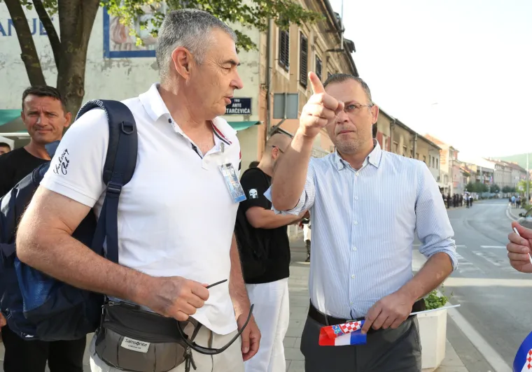 Tko je bio, a kome je bilo prevruće? Osim istaknutih HDZ-ovaca i njihovih biv&scaron;ih članova, na obilježavanju Oluje i SDP-ovci