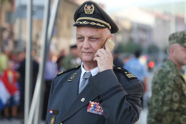 Tko je bio, a kome je bilo prevruće? Osim istaknutih HDZ-ovaca i njihovih biv&scaron;ih članova, na obilježavanju Oluje i SDP-ovci