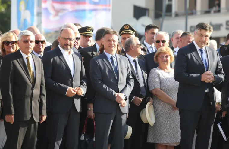 Tko je bio, a kome je bilo prevruće? Osim istaknutih HDZ-ovaca i njihovih biv&scaron;ih članova, na obilježavanju Oluje i SDP-ovci