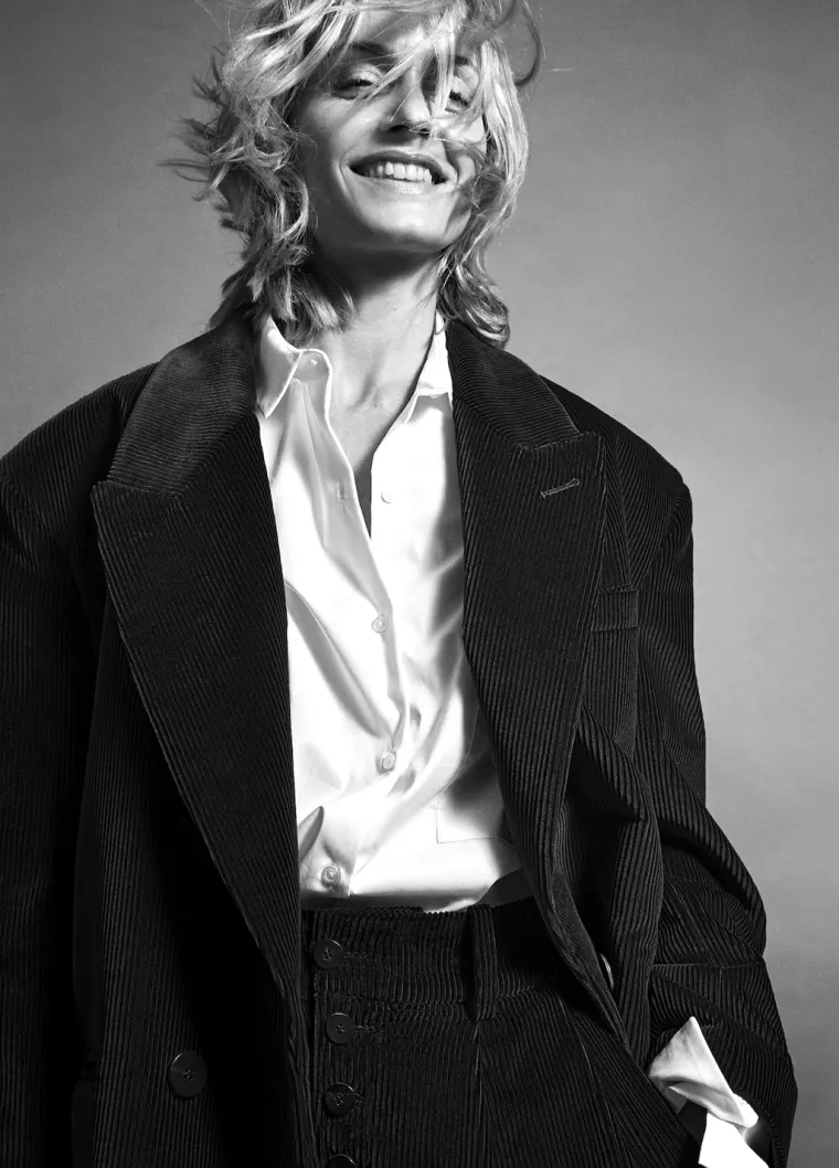 Blazer + ko&scaron;ulja + hlače