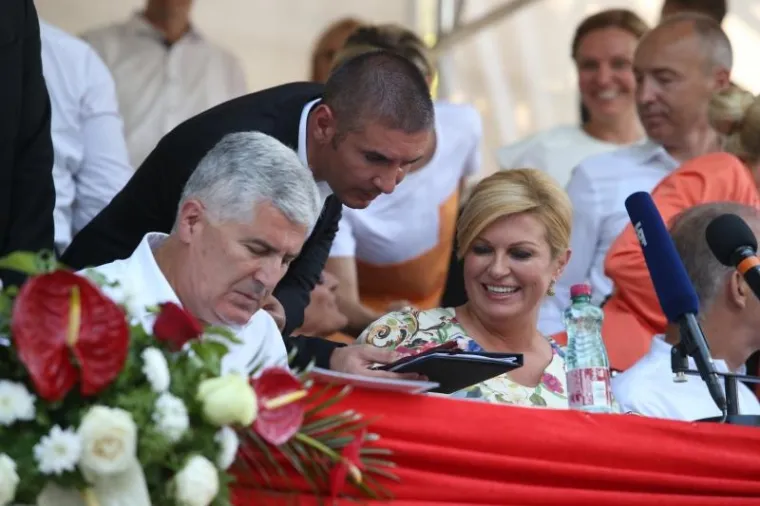 UGLEDNICI IZ LOŽE BODRILI ALKARE: Pogledajte tko od na&scaron;ih političara nije danas propustio doći u Sinj