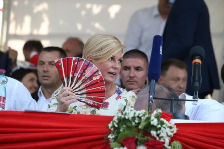 Danas se u Sinju održava 302. Sinjska Alka. Sinjska alka je hrvatska vite&scaron;ka igra. Održava se svake godine u nedjelju u prvoj trećini mjeseca kolovoza u Sinju, na godi&scaron;njicu pobjede nad turskim osvajačima 14. kolovoza 1715. Na taj dan je 700 hrvatskih vojnika iz Sinja uspjelo odbiti navalu vojske turskog seraskera Mehmed-pa&scaron;e Čelica koja je brojala 60.000 vojnika.