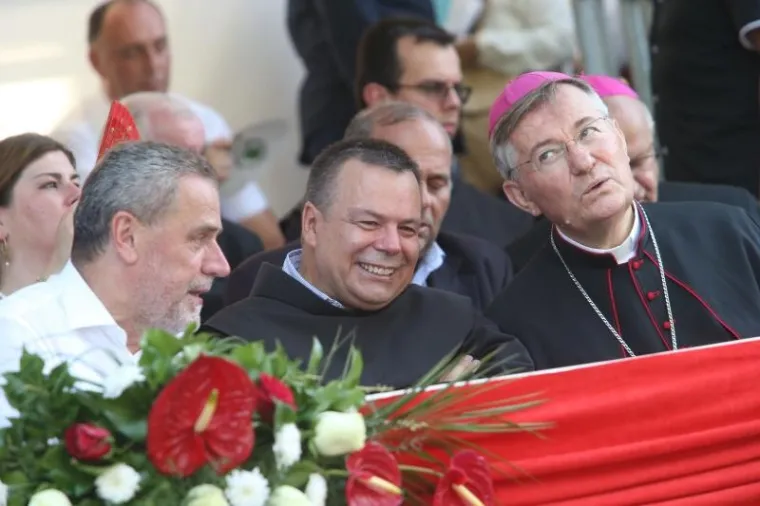 UGLEDNICI IZ LOŽE BODRILI ALKARE: Pogledajte tko od na&scaron;ih političara nije danas propustio doći u Sinj