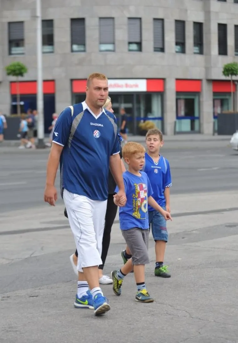 NITI LO&Scaron;E VRIJEME NIJE SPRIJEČILO MODRI NAVIJAČKI PUK: Osjetite da&scaron;ak atmosfere uoči najvećeg hrvatskog derbija