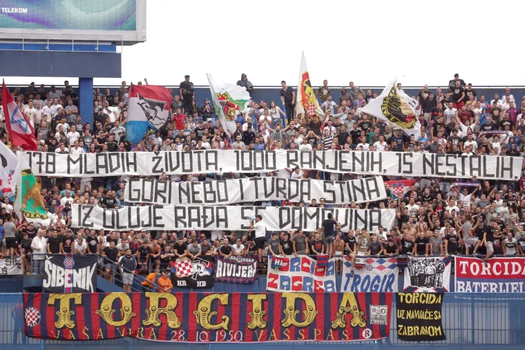Boysi i Torcida zapalili stadion: pogledajte kako su maksimirske tribine izgledale uoči velikog derbija