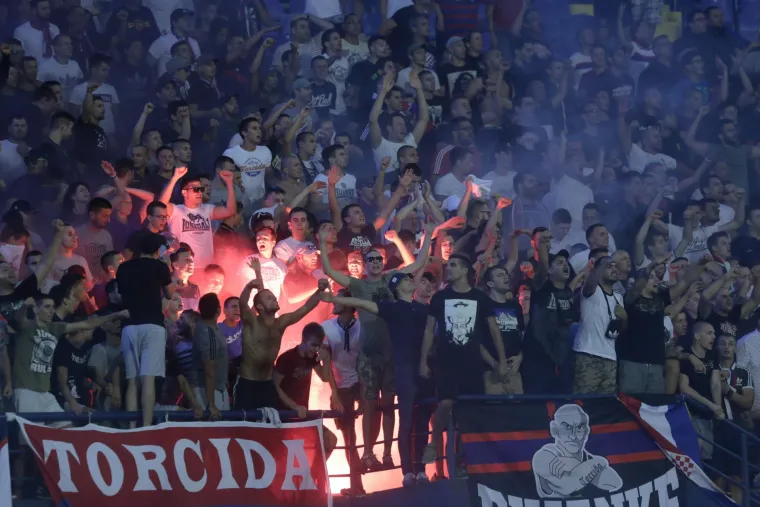 Boysi i Torcida zapalili stadion: pogledajte kako su maksimirske tribine izgledale uoči velikog derbija