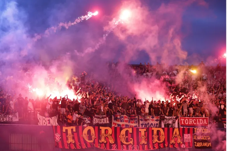 Boysi i Torcida zapalili stadion: pogledajte kako su maksimirske tribine izgledale uoči velikog derbija