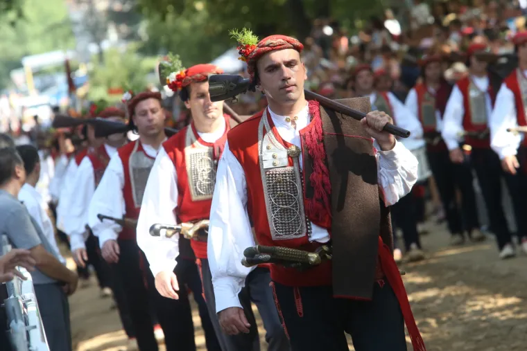 Politika je i ove godine prisutna na Sinjskoj alki: vite&scaron;ko nadmetanje pratio državni vrh i brojni drugi poličari