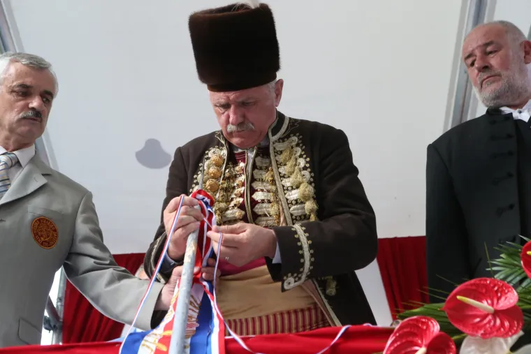 Slavodobitnik 302. Alke je Alen Poljak, od predsjednice dobio zlatni prsten s hrvatskim grbom