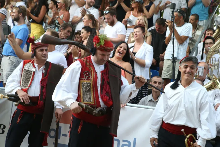 Slavodobitnik 302. Alke je Alen Poljak, od predsjednice dobio zlatni prsten s hrvatskim grbom