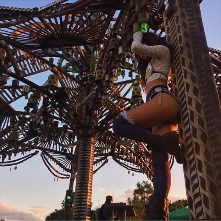 Ove djevojke čak i rave glazbu čine podno&scaron;ljivom