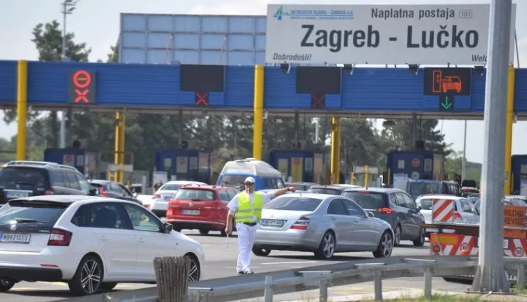 Gužve na Lučkom prema moru od 3 kilometra.