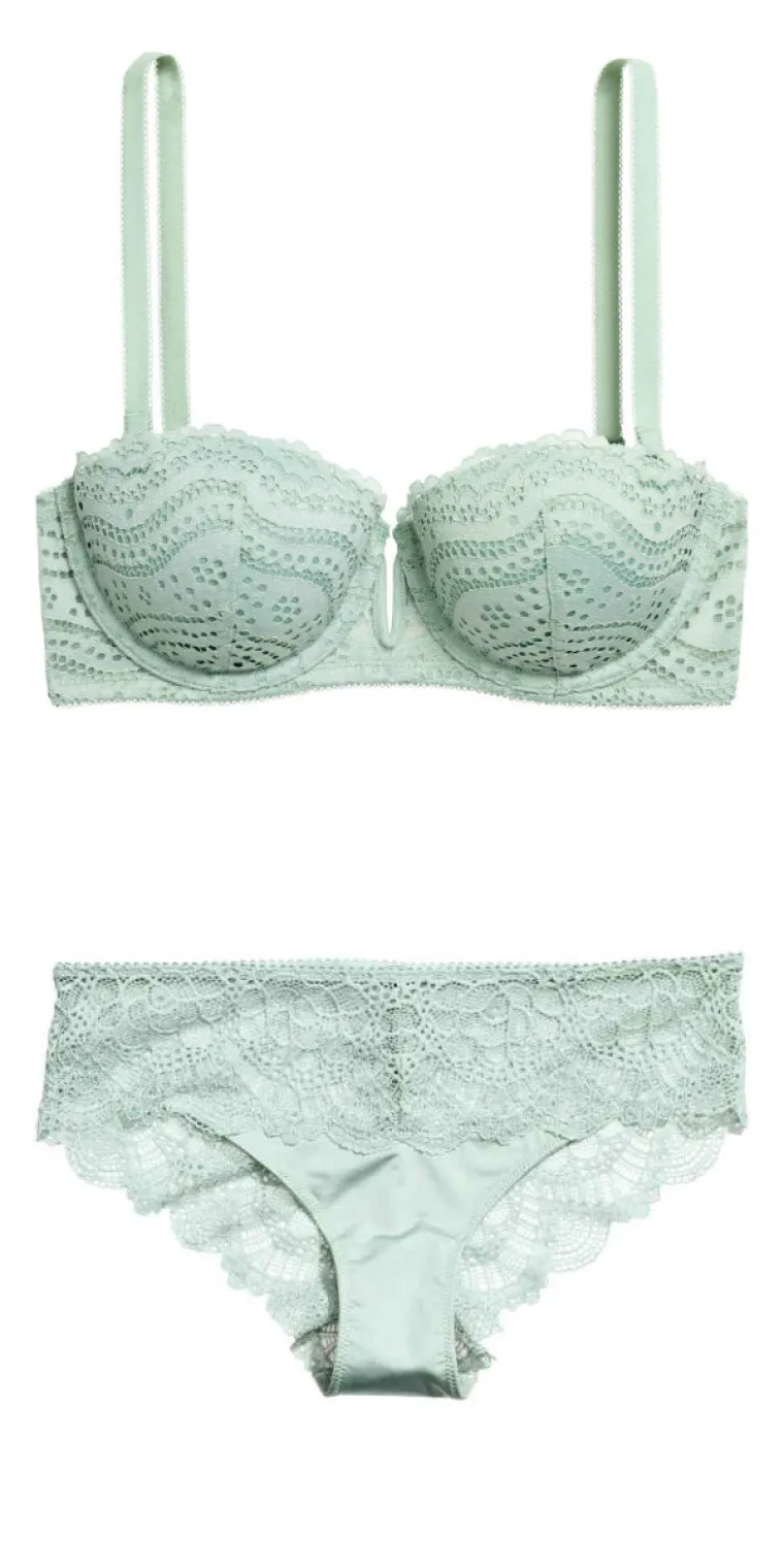 H&amp;M, gaćice - 59,61 kuna, grudnjak - 134,22 kune