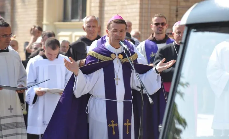 Posjednji ispraćaj fra Bonaventura Dude na zagrebačkom Mirogoju