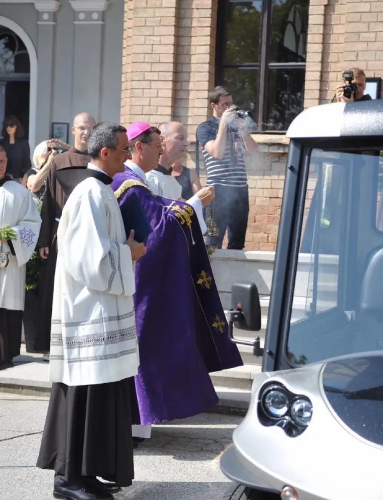 Posjednji ispraćaj fra Bonaventura Dude na zagrebačkom Mirogoju