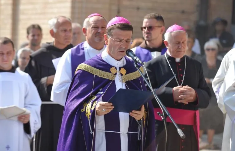 Posjednji ispraćaj fra Bonaventura Dude na zagrebačkom Mirogoju