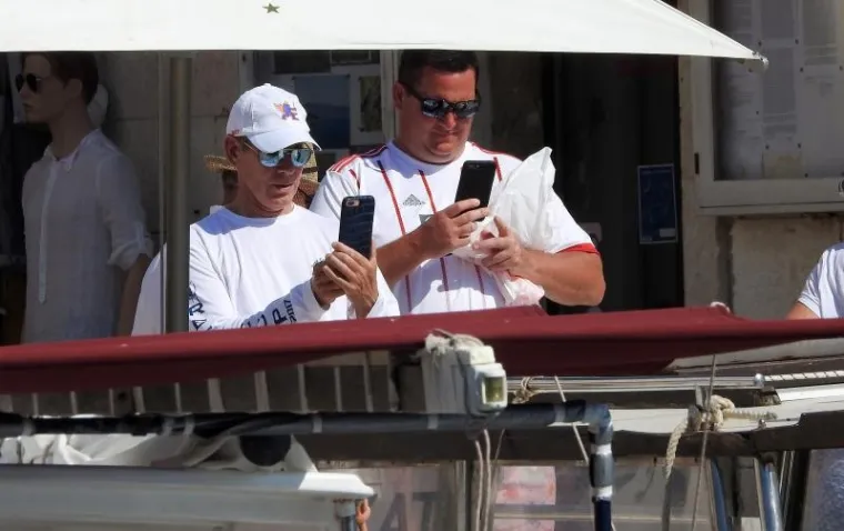 JEDNI OD NAJBOGATIJIH AMERIKANACA: Trumpovi donatori te&scaron;ki 2,3 milijarde dolara plove hrvatskom obalom