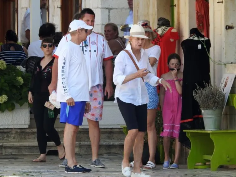 JEDNI OD NAJBOGATIJIH AMERIKANACA: Trumpovi donatori te&scaron;ki 2,3 milijarde dolara plove hrvatskom obalom