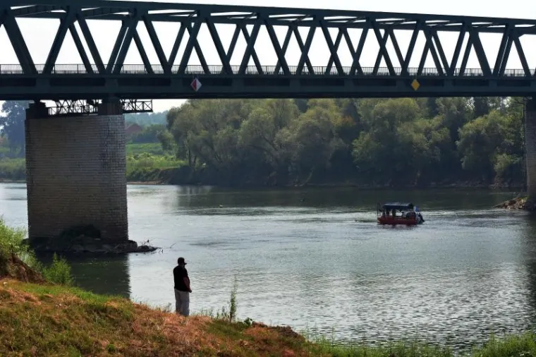 AKCIJA VAĐENJA AMERIČKE AVIO - BOMBE IZ 2. SVJETSKOG RATA: Bomba te&scaron;ka 250 kilograma uni&scaron;tena na sigurnoj lokaciji