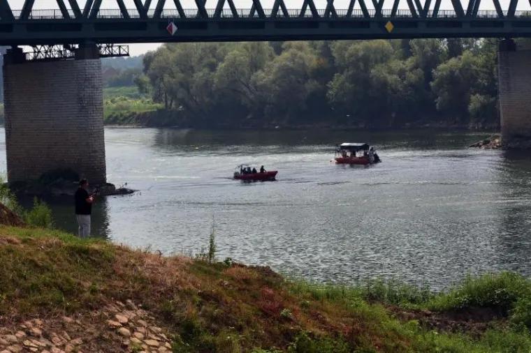 AKCIJA VAĐENJA AMERIČKE AVIO - BOMBE IZ 2. SVJETSKOG RATA: Bomba te&scaron;ka 250 kilograma uni&scaron;tena na sigurnoj lokaciji