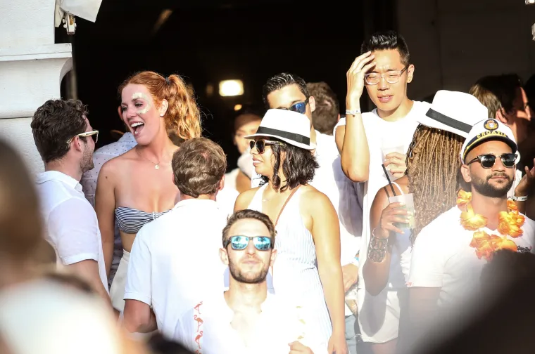 Luda zabava, &scaron;ampanjac i gole grudi obilježili Yacht week party u Carpe Diemu