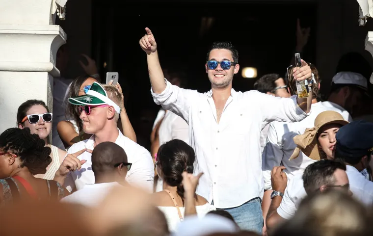 Luda zabava, &scaron;ampanjac i gole grudi obilježili Yacht week party u Carpe Diemu