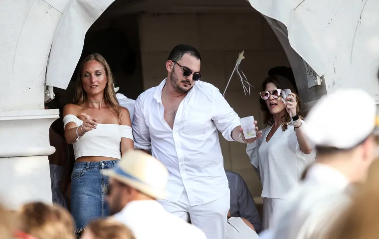 Luda zabava, &scaron;ampanjac i gole grudi obilježili Yacht week party u Carpe Diemu