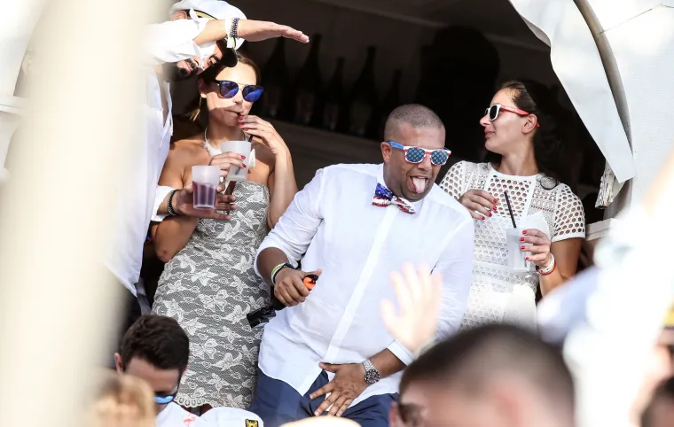 Luda zabava, &scaron;ampanjac i gole grudi obilježili Yacht week party u Carpe Diemu