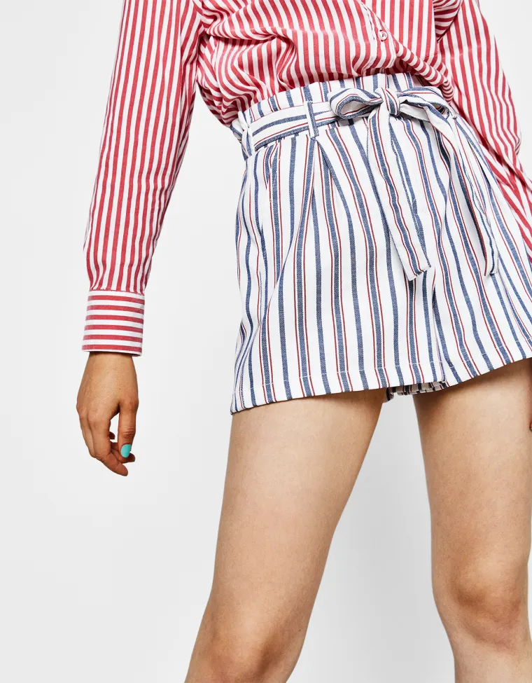 Tailoring kratke hlače s remenom, Bershka, 129,90 kuna