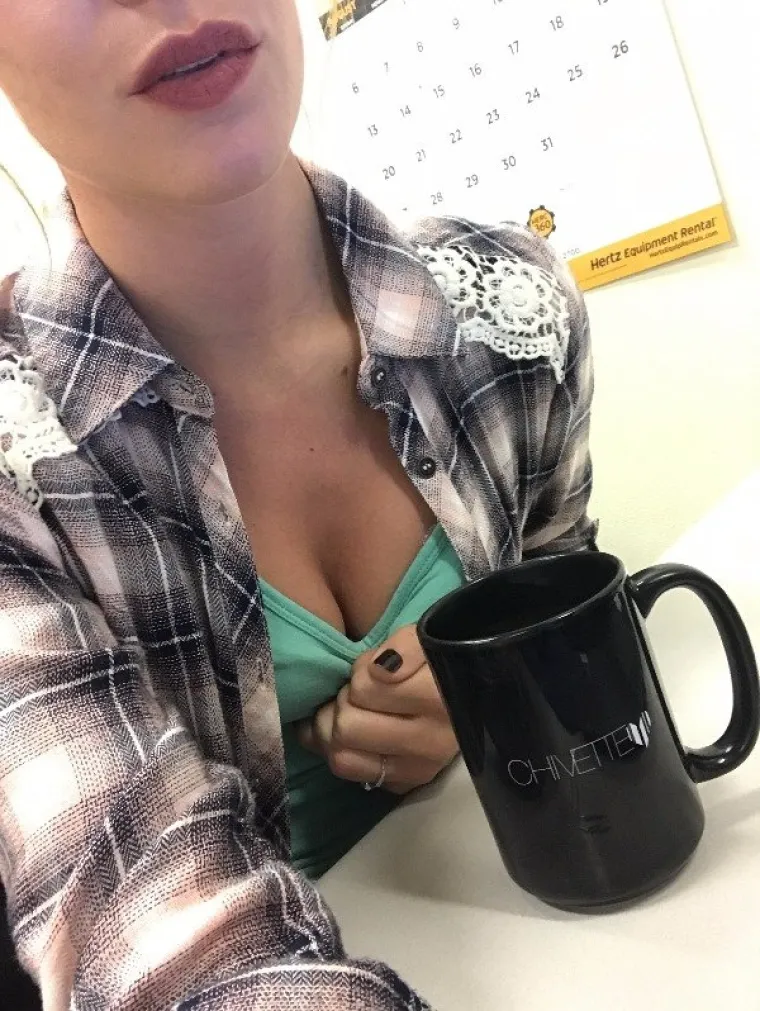 &Scaron;TO ĆE IM REĆI &Scaron;EF? I na poslu se ekspresno skidaju, produktivnost trpi, ali koga briga