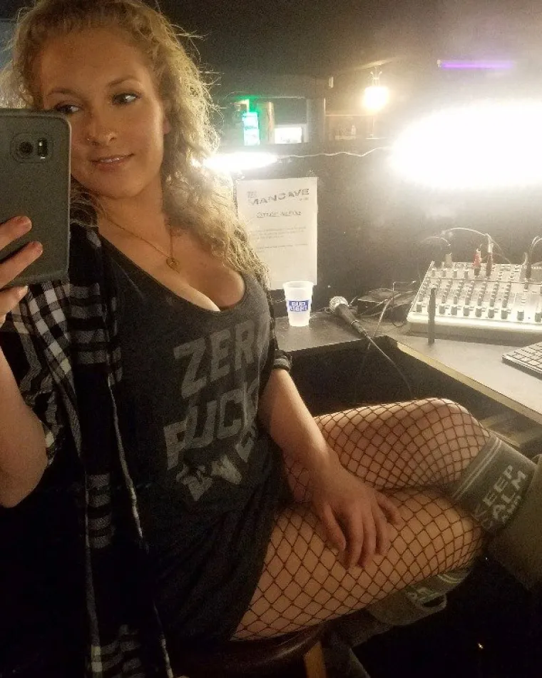 &Scaron;TO ĆE IM REĆI &Scaron;EF? I na poslu se ekspresno skidaju, produktivnost trpi, ali koga briga